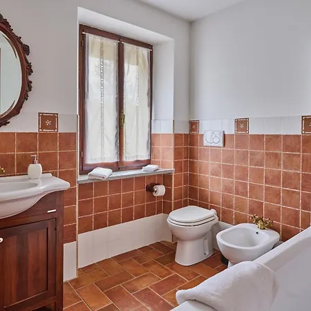 Madona Del Giglio By Mmega Villa