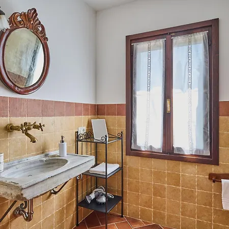 Madona Del Giglio By Mmega *