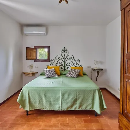 Madona Del Giglio By Mmega * Agello