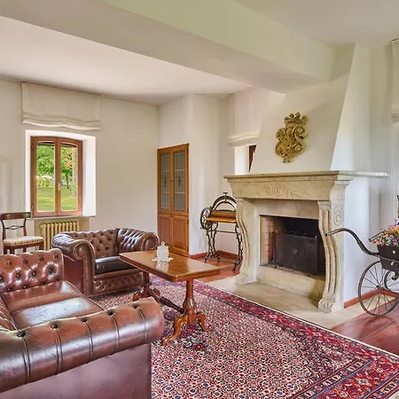 Madona Del Giglio By Mmega