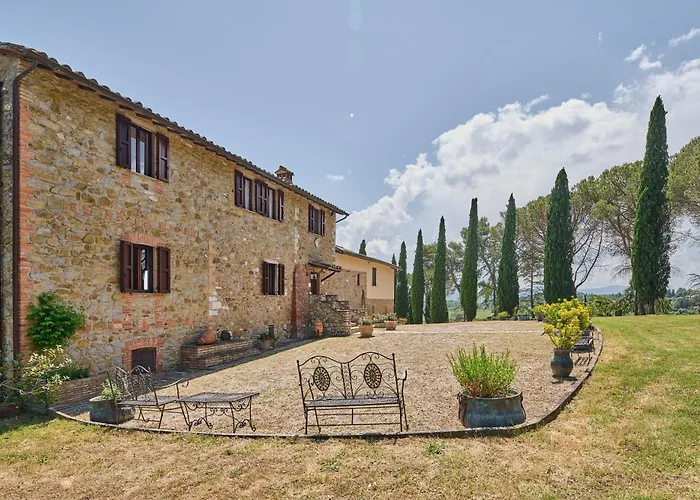 Madona Del Giglio By Mmega * Agello