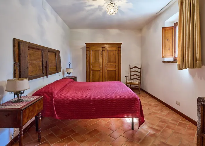 Madona Del Giglio By Mmega Willa