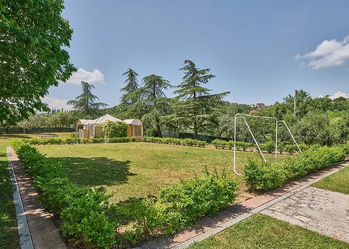 Madona Del Giglio By Mmega